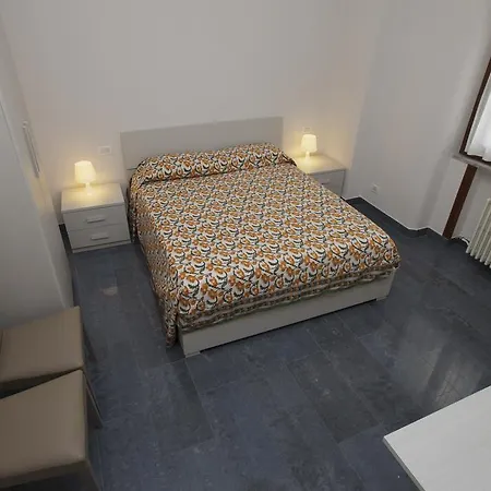 Italy Inn Genua Zimmer foto